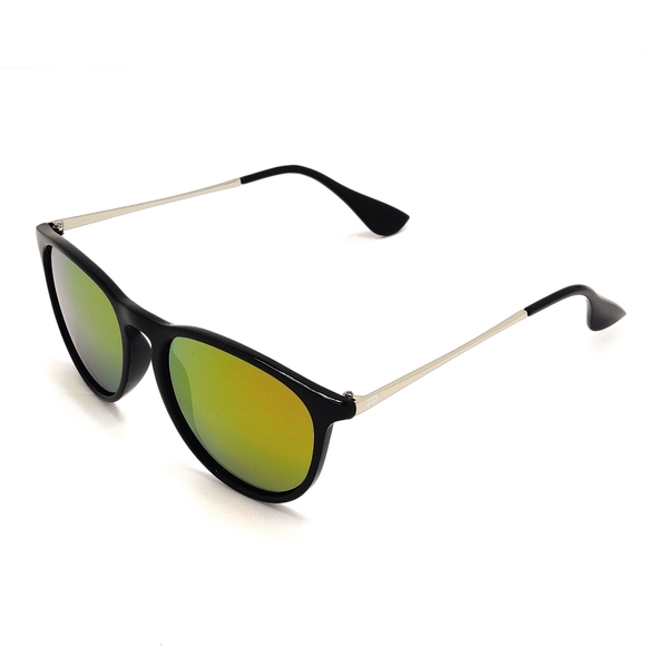 Classic Style Sunglasses with Cross Pendant - Picture 3 of 7